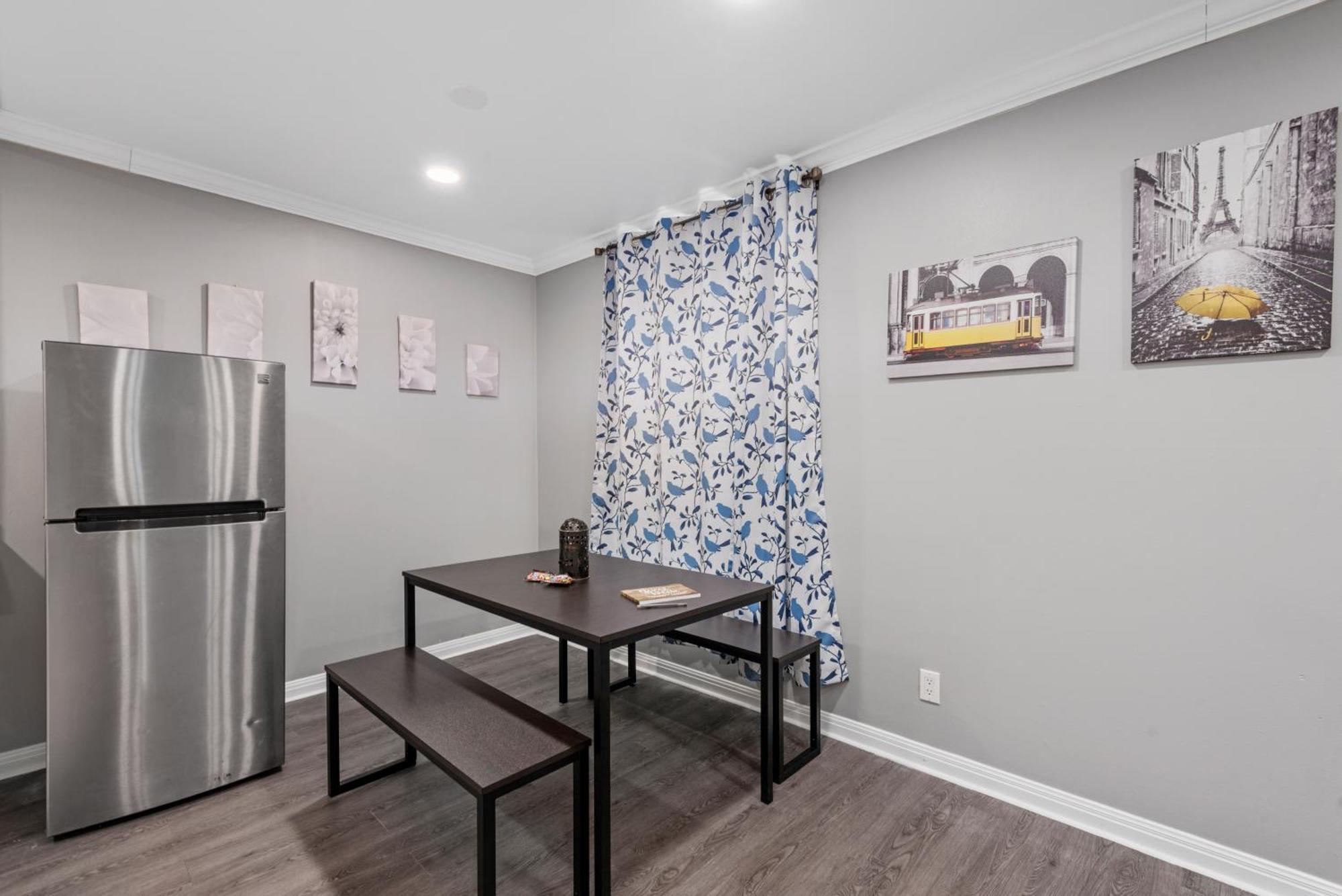 2br Haven Near Museum District With Free Park Apartment Houston